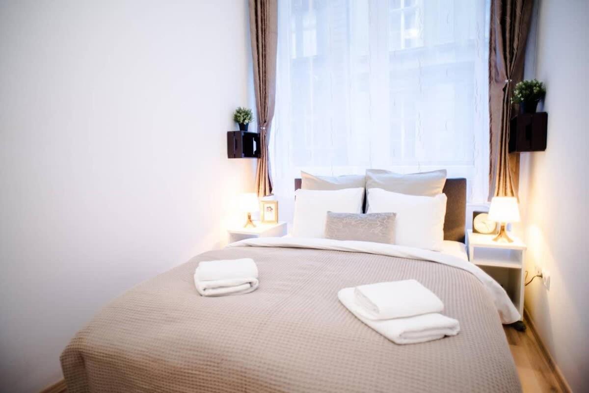 Very Central Spacious Ac Apartment 부다페스트 외부 사진